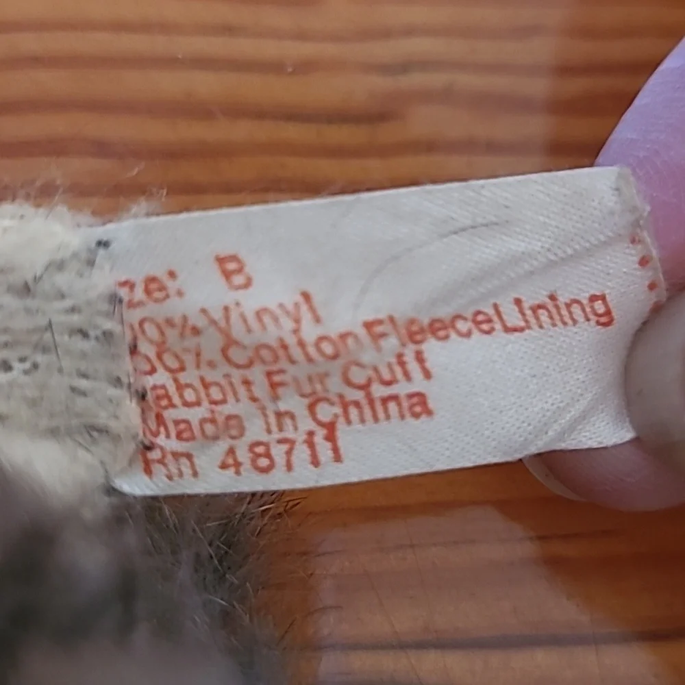 VINTAGE GLOVES GROUP OF FIVE - Picture 10 of 15